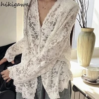 Chemisiers en dentelle évidés à manches longues pour femmes, voir à travers les chemises blanches, vêtements sexy, mode d'été, 2025 4