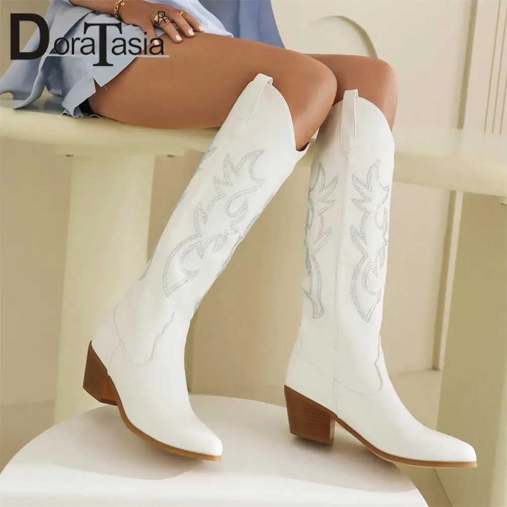 Brand New Female Chunky Heels Western Cowboy Boots Fashion Rhinestone Pointed Toe women's Cowgirl Boots Casual Retro Woman Shoes