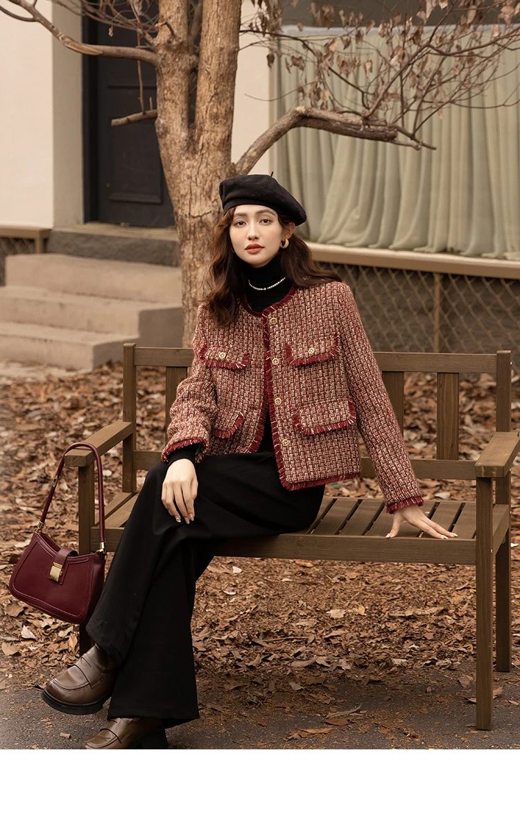MISHOW Down Wool Coats 2025 Winter Clothes Women Chic Short Plaid Outerwear Temperament Warm Female O Neck Jackets MXB48W0888