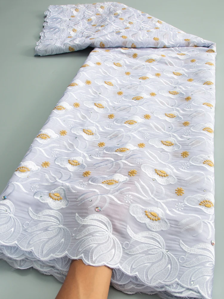 

2023 Latest Nigerian African Embroidered Cotton Lace Fabric Swiss Voile Lace Fabric with Stones for Women Party Dress Sew TY3553