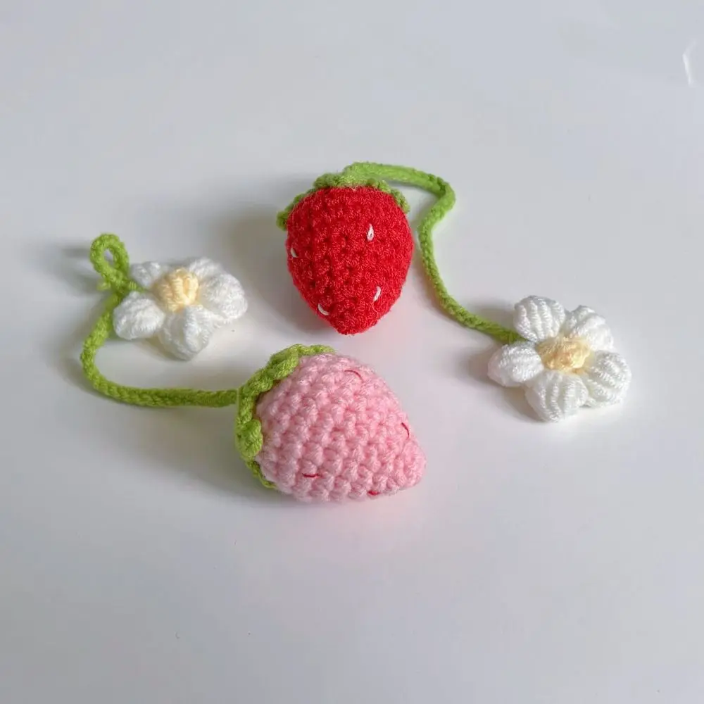 Pink Red Knitted Strawberry Pendant Handmade Wool Knitted Bookmark Strawberry Flower Hanging Decoration for Keychain Handbag