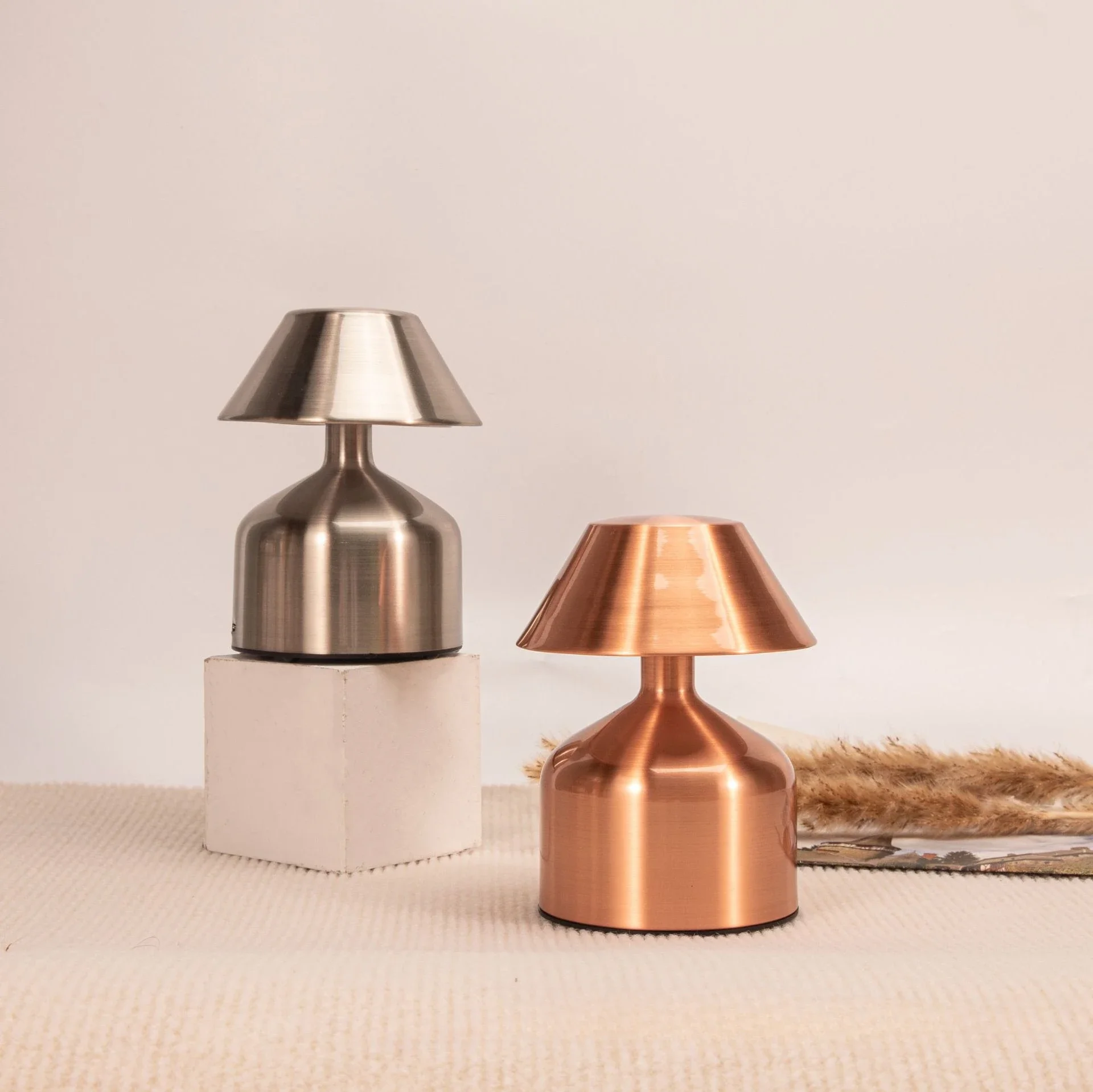 

2022 Amazon New Creative Wireless Charging Bar Decoration Table Lamp Simple Touch Bedside Atmosphere Night Light