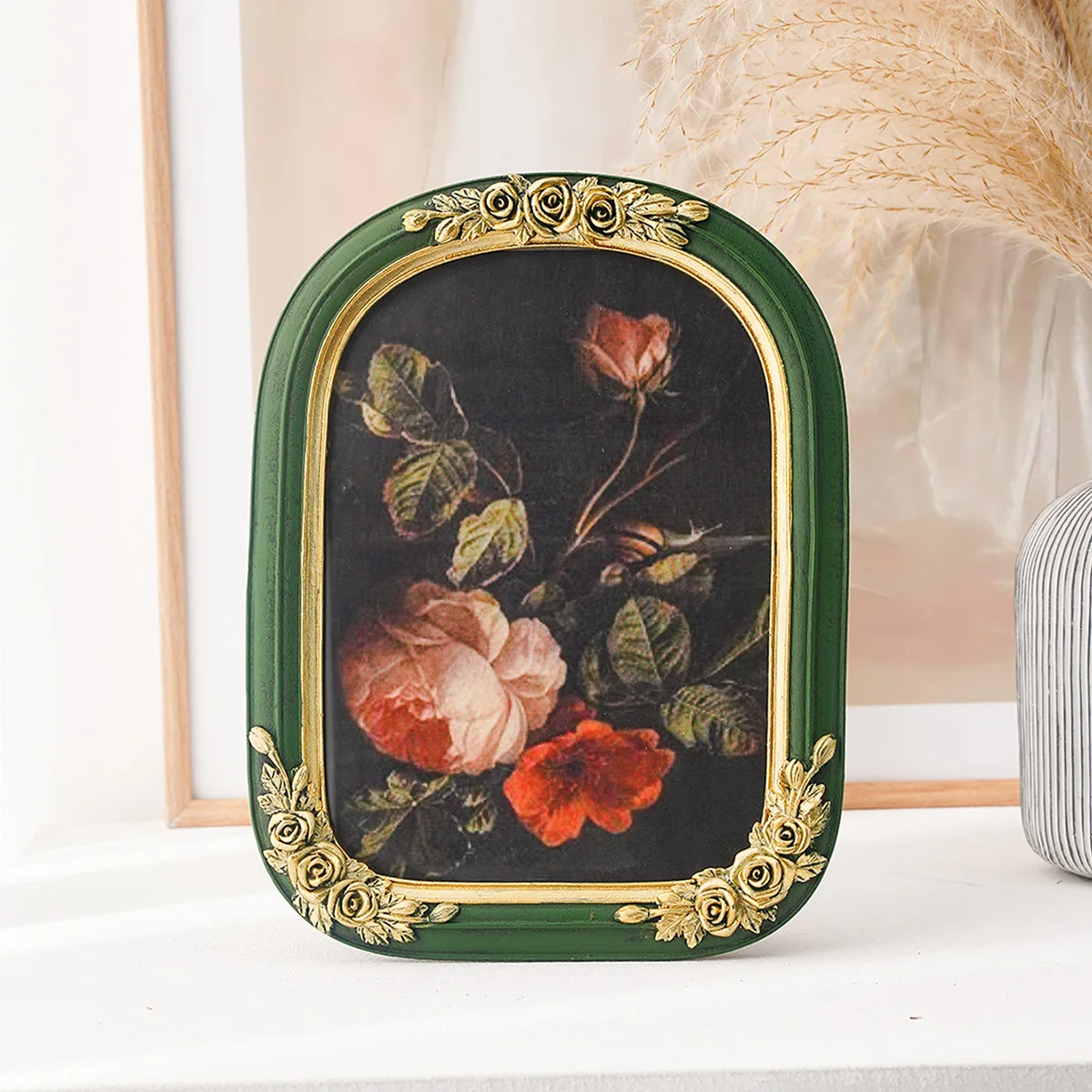 1PC, resin material three-dimensional rose home arch decoration photo frame