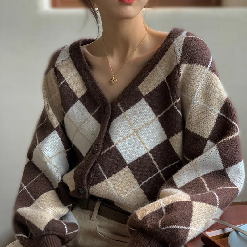 

Fall New Vintage Argyle Knitted Sweaters Women Brown Blue Casual V-neck Full Sleeve Single-breasted Loose Female Cardigans 2021