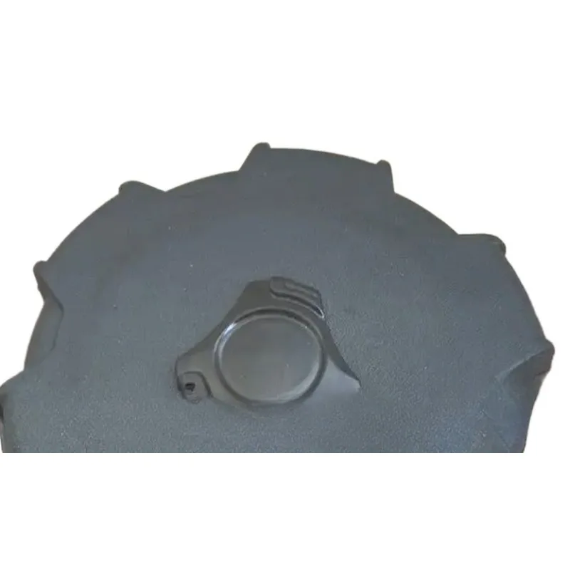 500043667 1527908 Truck Parts Black Fuel Tank Cap For Iveco Truck 500302656 2993918