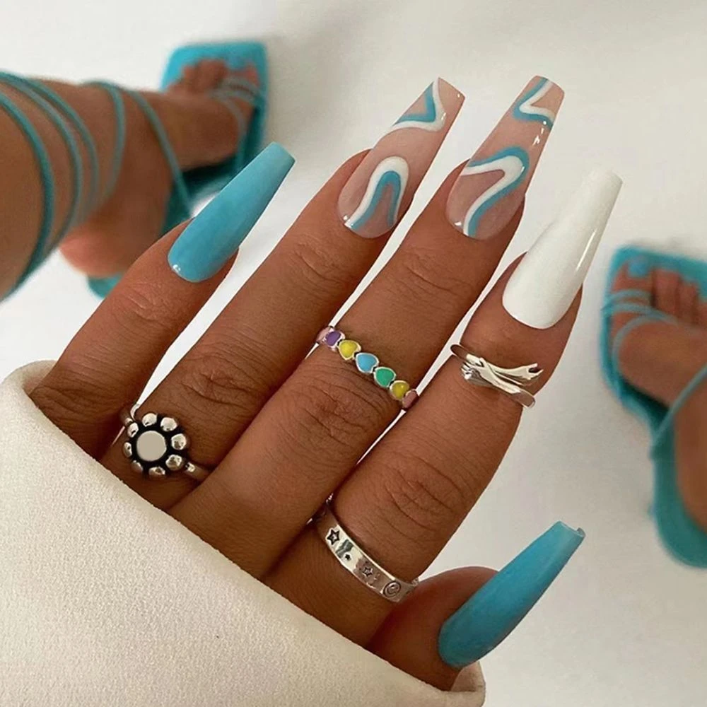 Manucure Bleu Turquoise Et Blanc Faux Ongles Avec Ruban Brillant, Bleu, Blanc, Pour Manucure Moyenne Et  Longue, Couverture Complète, French Manucure, 24 Pièces - Faux Ongles -  AliExpress