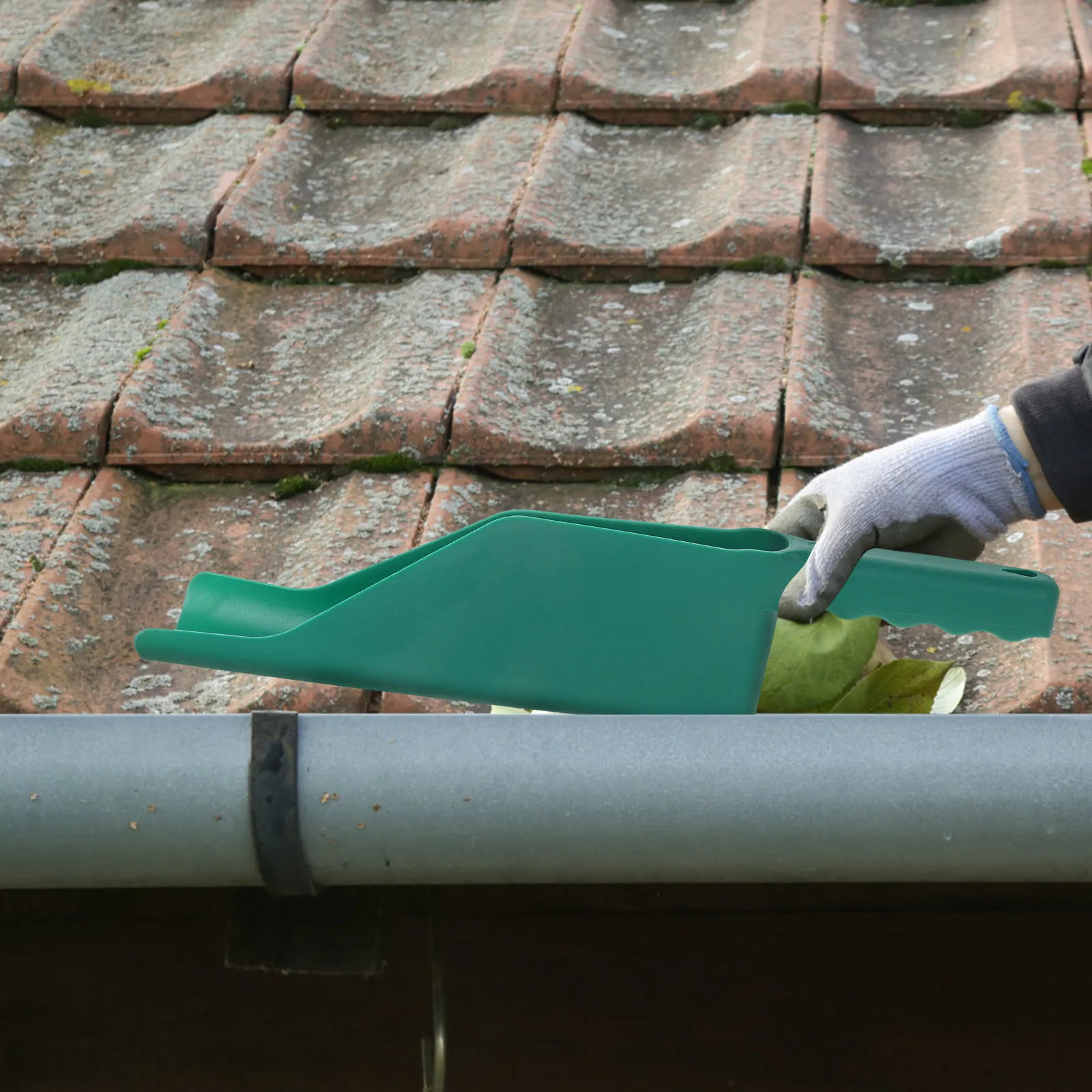 홈통 청소용 스푼 스쿱 배수구 청소용 레이크 클리너 스쿱으로 홈통과 바닥에서 물을 제거합니다