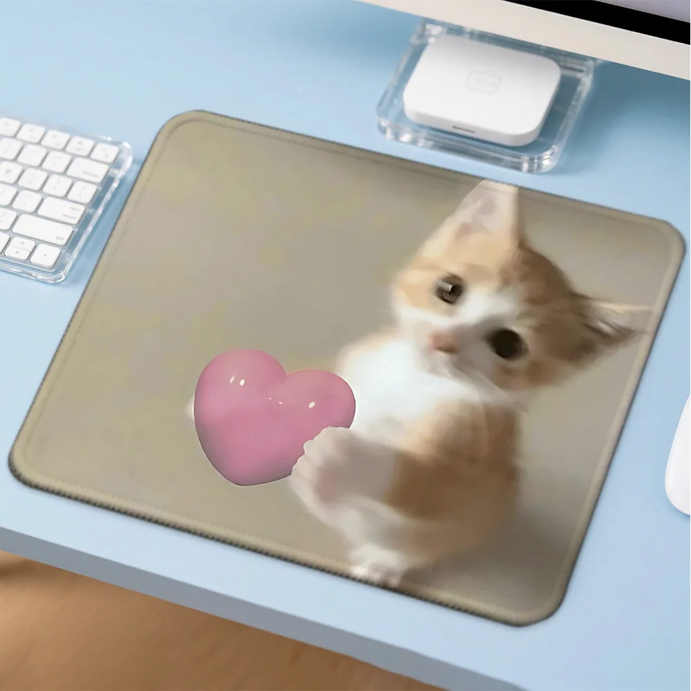 Kawaii Cat Gaming Mousepad - Cute Desk Accessory and Anime-Inspired Table Decor