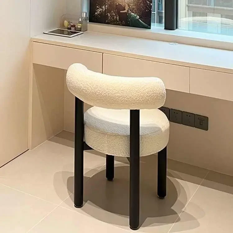

Luxury Dressing Chair Makeup Stools Household French Modern Backrest Simple Designer Nail Dresser Stool Living Room Furniture