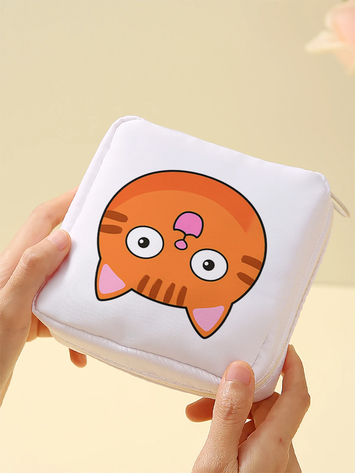 Cartoon pattern printed sanitary napkin storage bag, women's lightweight tissue bag, sanitary tissue bag
