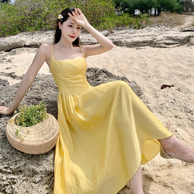 

Retro Yellow Waist Strap Dress for Women Summer 2024 New Beach Vacation Gentle and Sexy Long Skirt