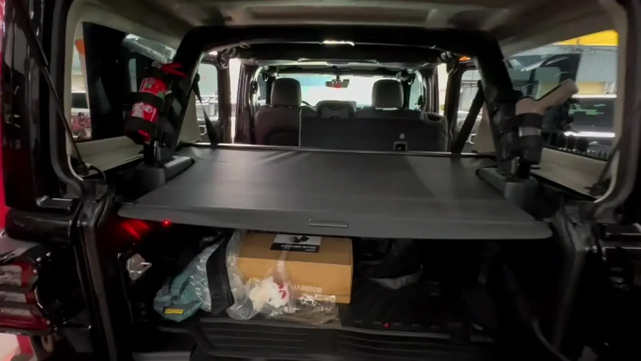 トランクスピーカーカバーセット ジープ ラングラー JL20L/JL36L 2018年11月〜 ライトグリーン ABS製 入数：1セット(5個) AP-IT2515-LGR トランクスピーカーカバーセット ジープ ラングラー JL20L&frasl;JL36L 2018