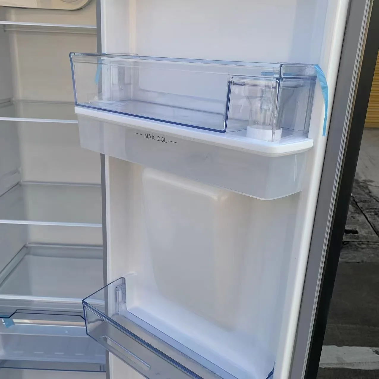 Large Capacity Silver Integrated Air-Cooled Frost-Free Double-Door Refrigerator for Household and Hotel Use