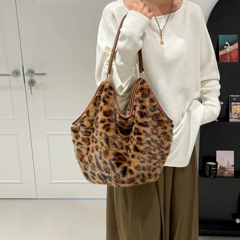 Brown leopard print