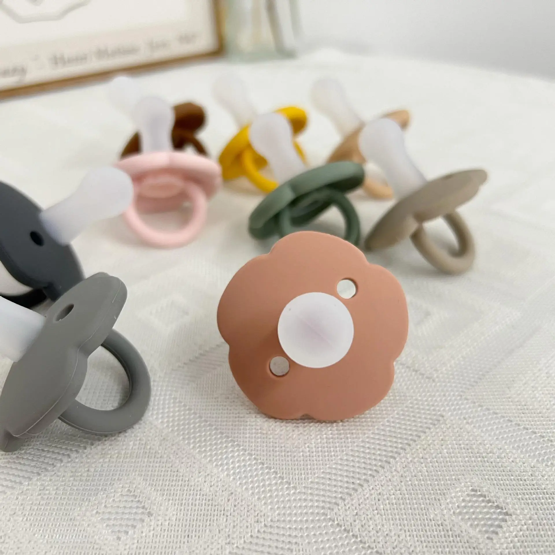 Cross Border Popular Baby Pacifiers, Silicone Lace Pacifiers, Stop Crying, Soothe Children, Sleep, and Prevent Bloating. Dental