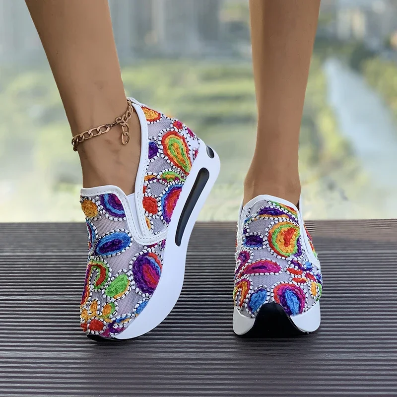 Women Sneakers New Embroidery Thick Platform Sneakers Women Breathable Mesh Loafers Spring Autumn Slip on Casual Shoes for Women 6