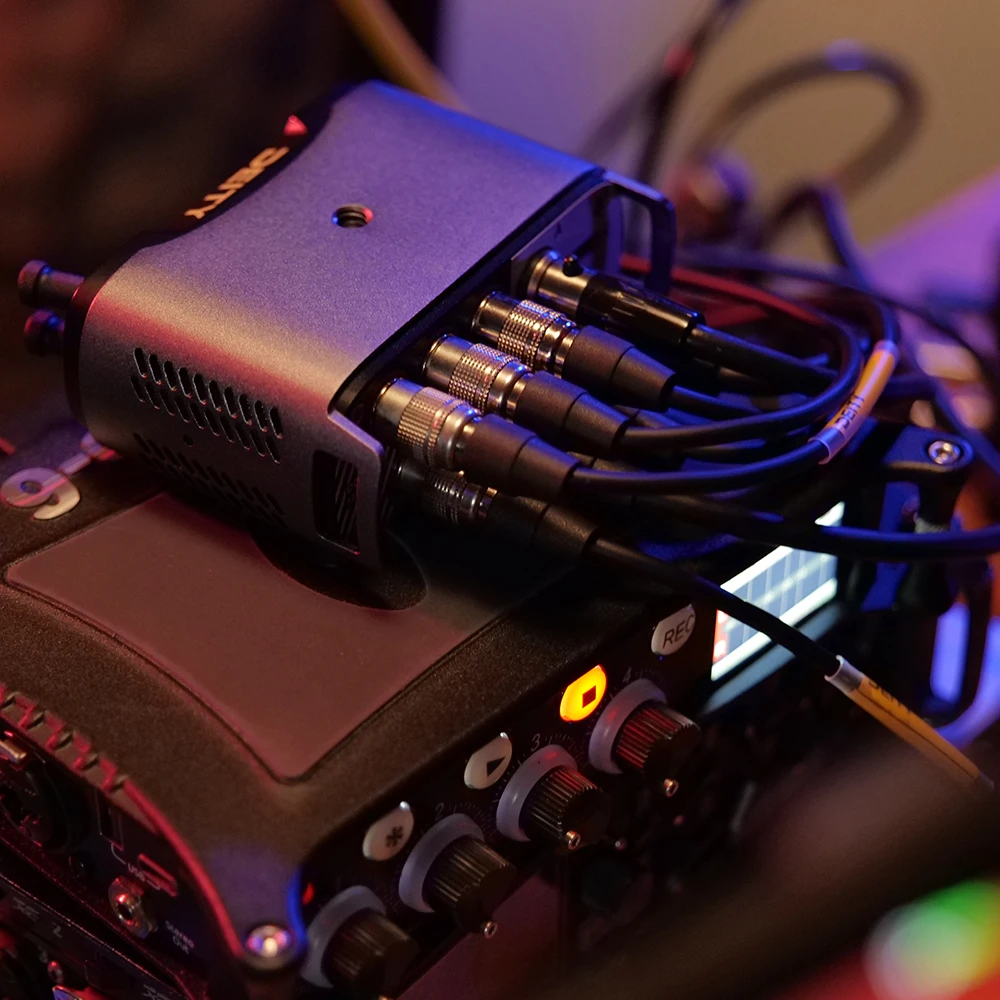 Deity SPD-1 스마트 전원 디스트리뷰터, 통합 전원 관리 옵션, 사운드 녹음기 사용 가능