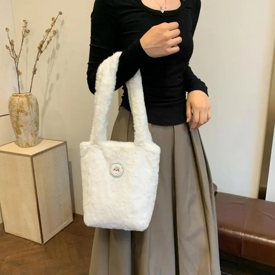 1 Pcs New Arrival High-Profile Faux Fur Bucket Bag Large Capacity Handbag Single Shoulder Bag Tote Bag For Women Fashion