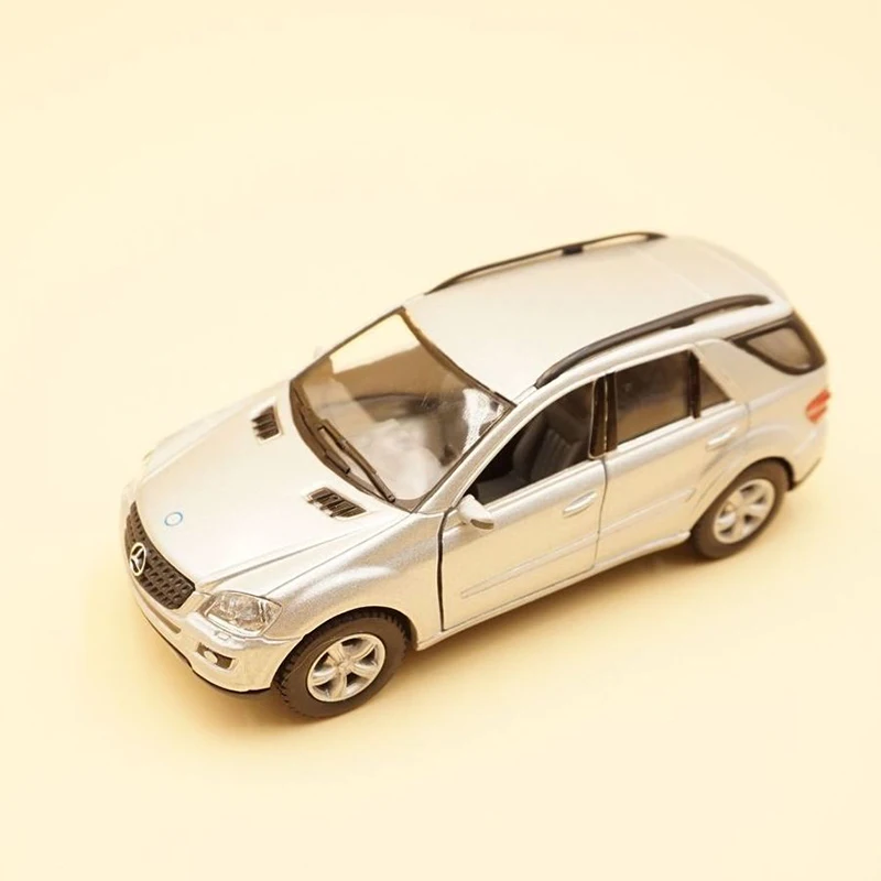 1:36 ML-Class ML350 SUV Alloy Car Diecasts & Toy Vehicles Car Model Miniature Scale Model Car Toys For Children 6