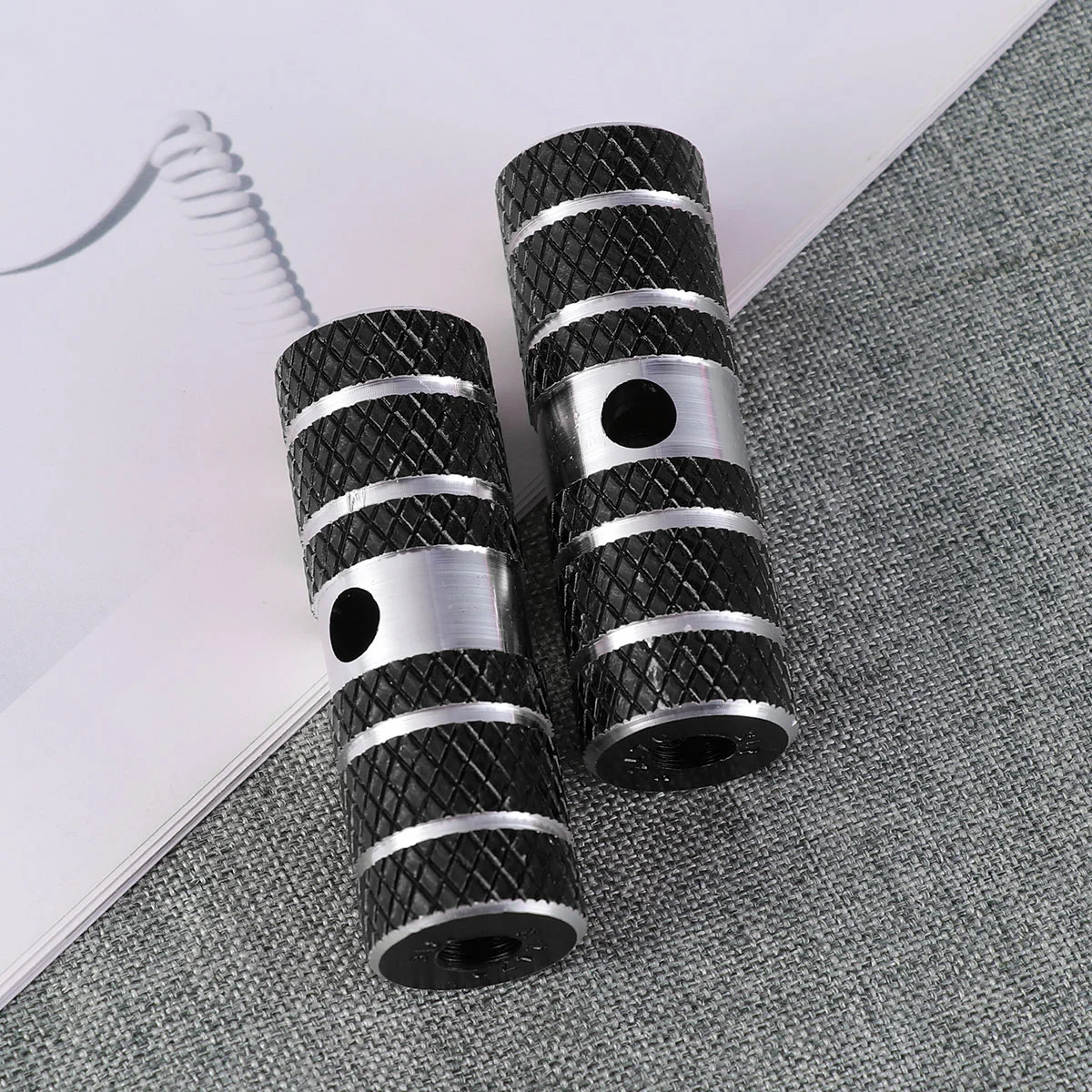 

One Pair Durable High Quality Bike Cylinder Seat Axle Stunt Pedals Stunt Pegs for Bicycle