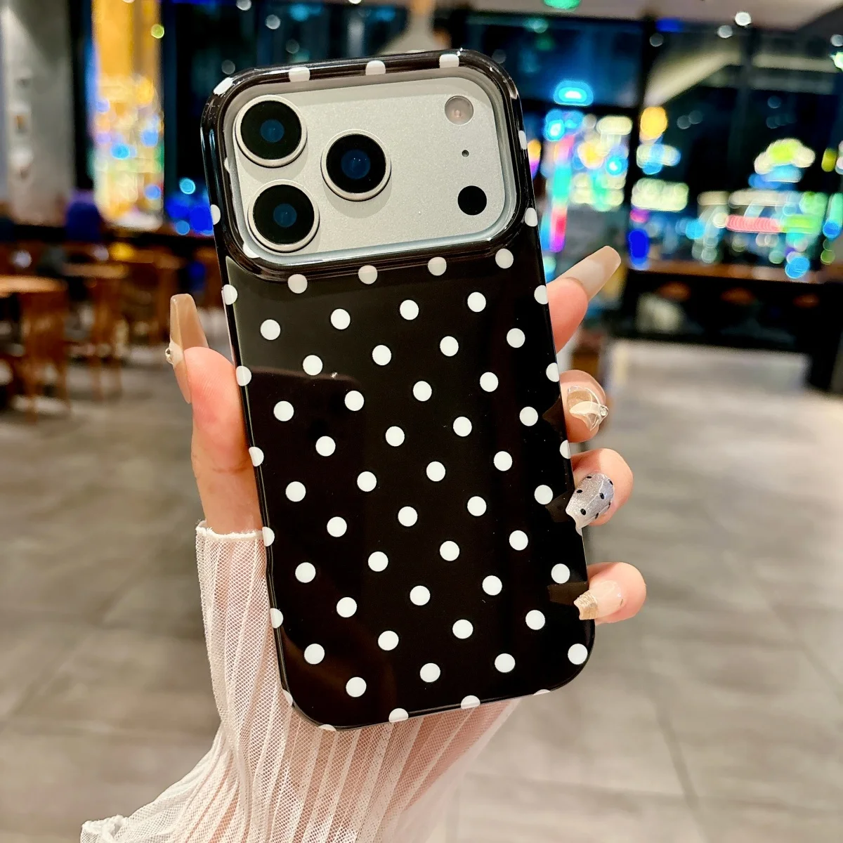 Retro Vintage Polka Dot Pattern Phone Bumper Case with Circular Wave Design
