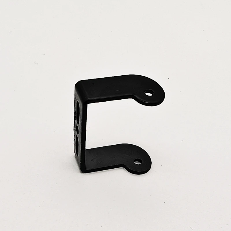 Support de montage caméra micro FPV 19x19mm pour drone RC, incliné, avec une caméra RunCam installée.