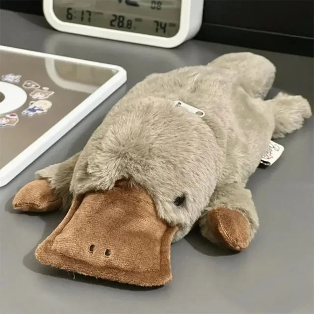 Portapenne creativo di grande capacità astuccio multifunzionale per anatra/squalo/tartaruga portapenne in peluche per ufficio scolastico 1