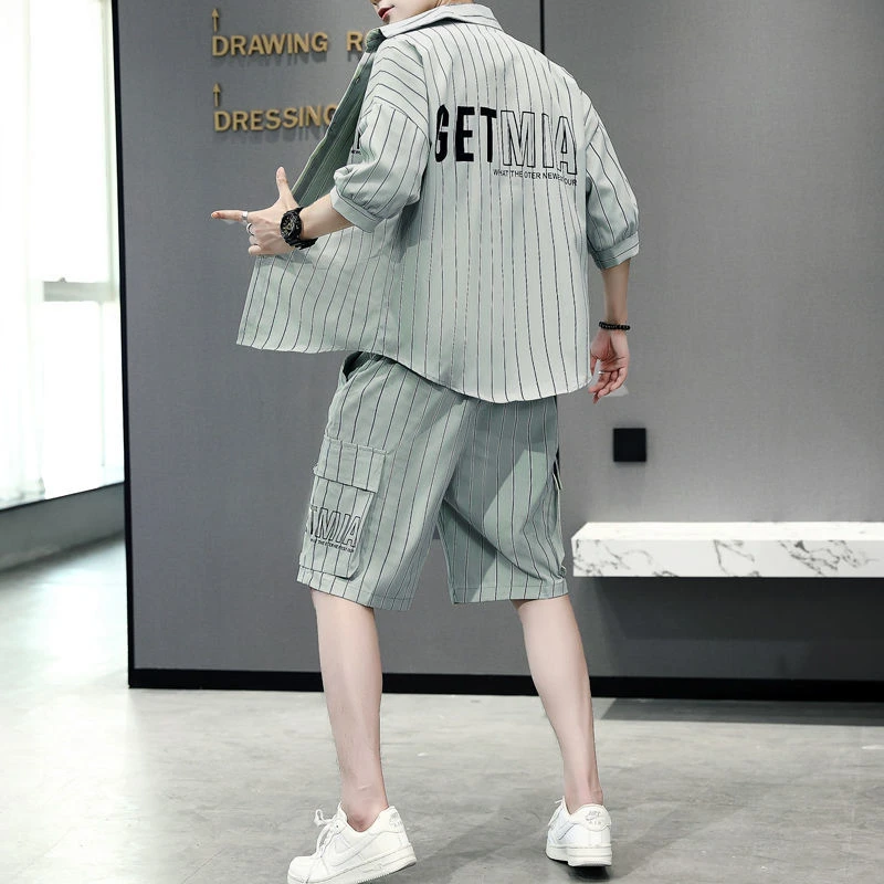 thumbnail image 1 of Conjuntos de camiseta y pantalones cortos para hombre, camiseta holgada a rayas de poliéster, estilo coreano, novedad, en ropa de lujo elástica, fresca, suave y a la moda, talla XL para hombre, 1 of 4