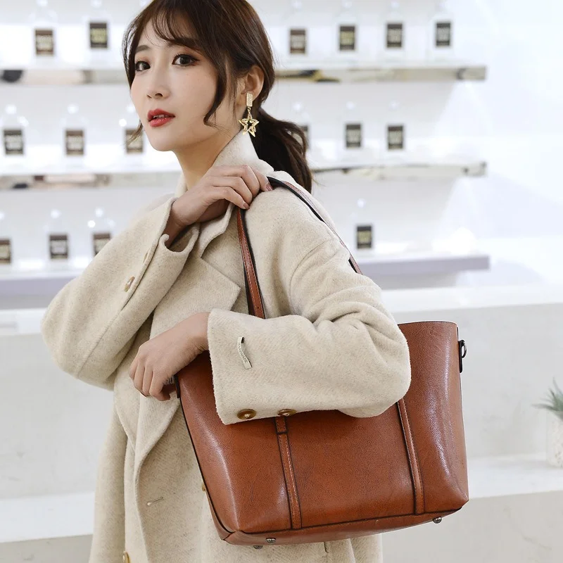 

Women Bag Oil Wax Women's Leather Handbags Luxury Lady Hand Bags with Purse Pocket Women Messenger Bag Sports Bags Gym Bags