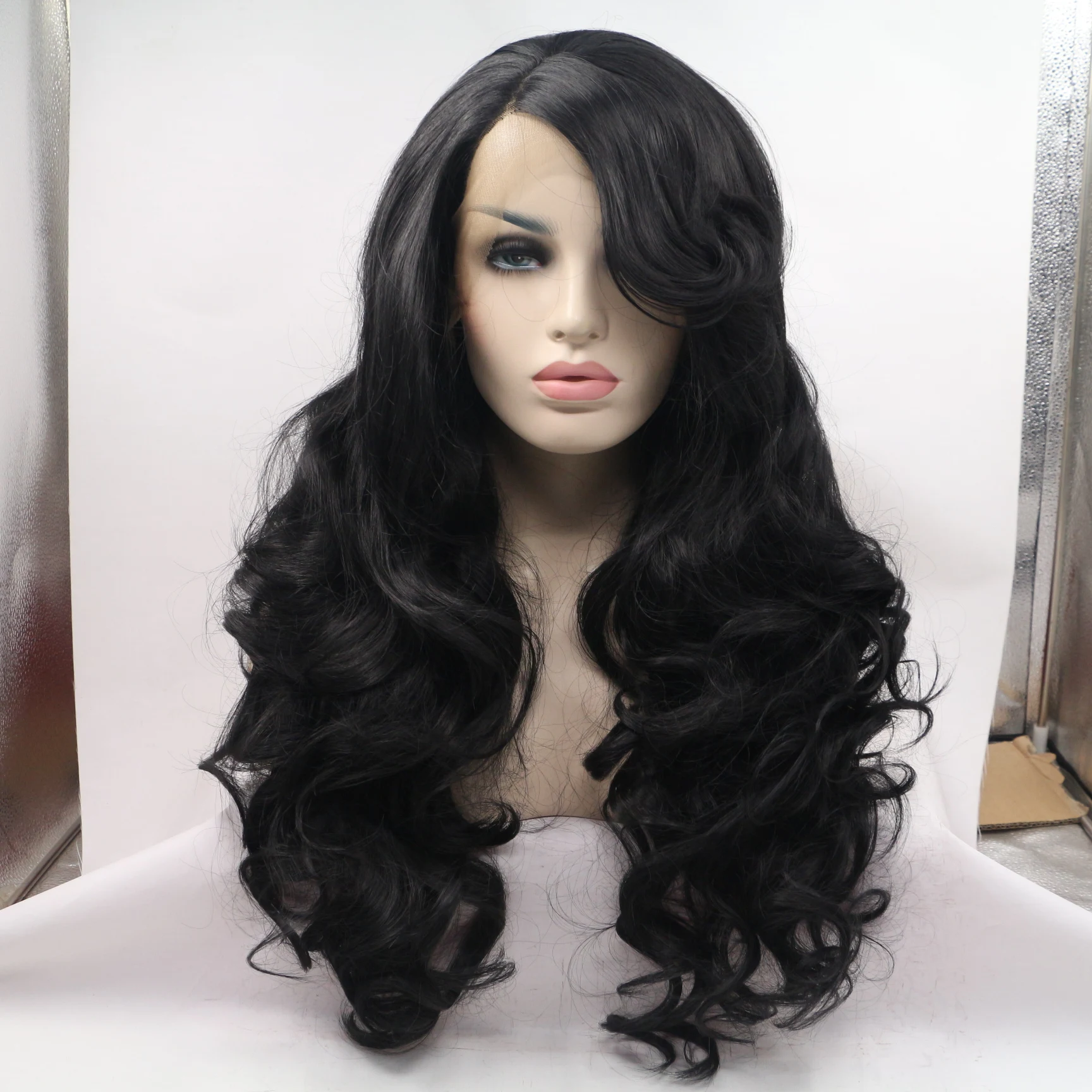 

Black color long curled women's wig with lace front and high-temperature synthetic fiber party wig Side bangs 20 Inch lady wigs