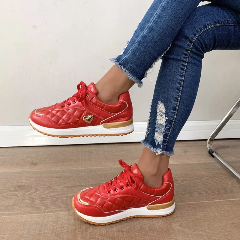 New Fashion Heart-Shaped Sneakers Women PU Leather Platform Shoes Walking Running Shoes Woman Casual Outdoor Vulcanized Sneakers