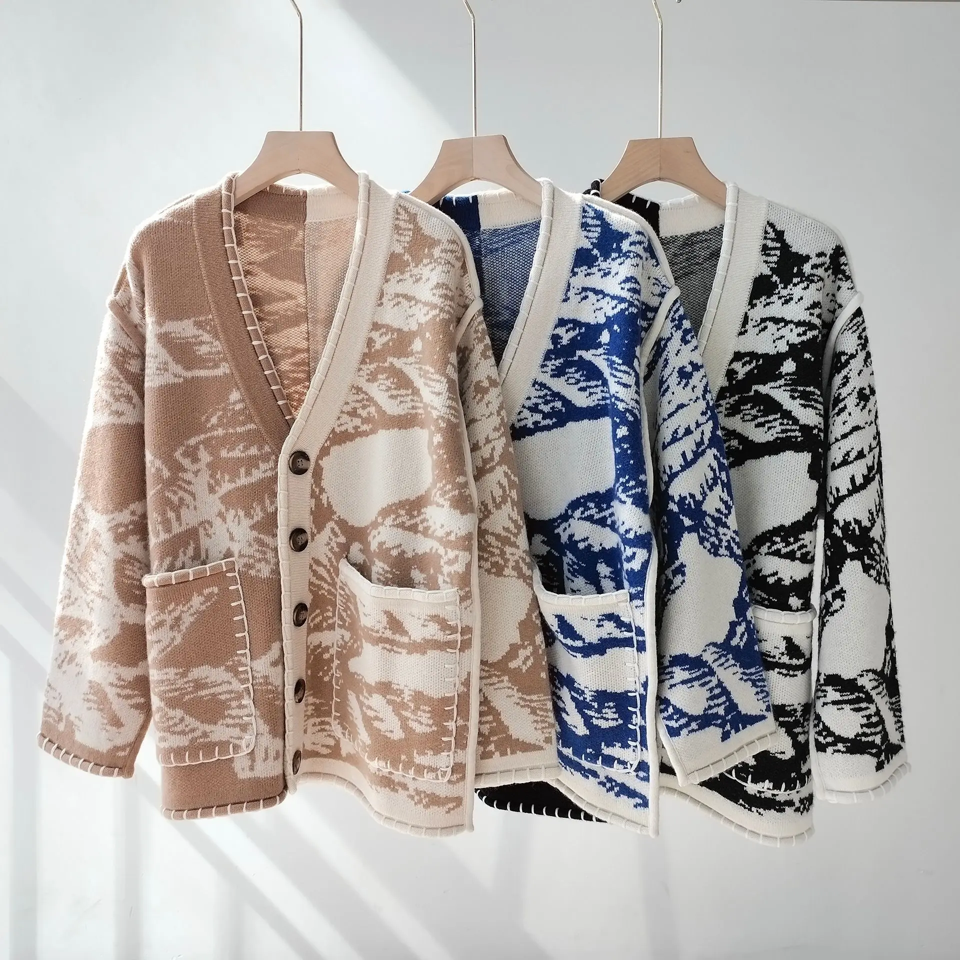 

Europe Autumn Winter Women High Quality 100%Cashmere Vintage Cardigans Pockets Knitted Coat C356