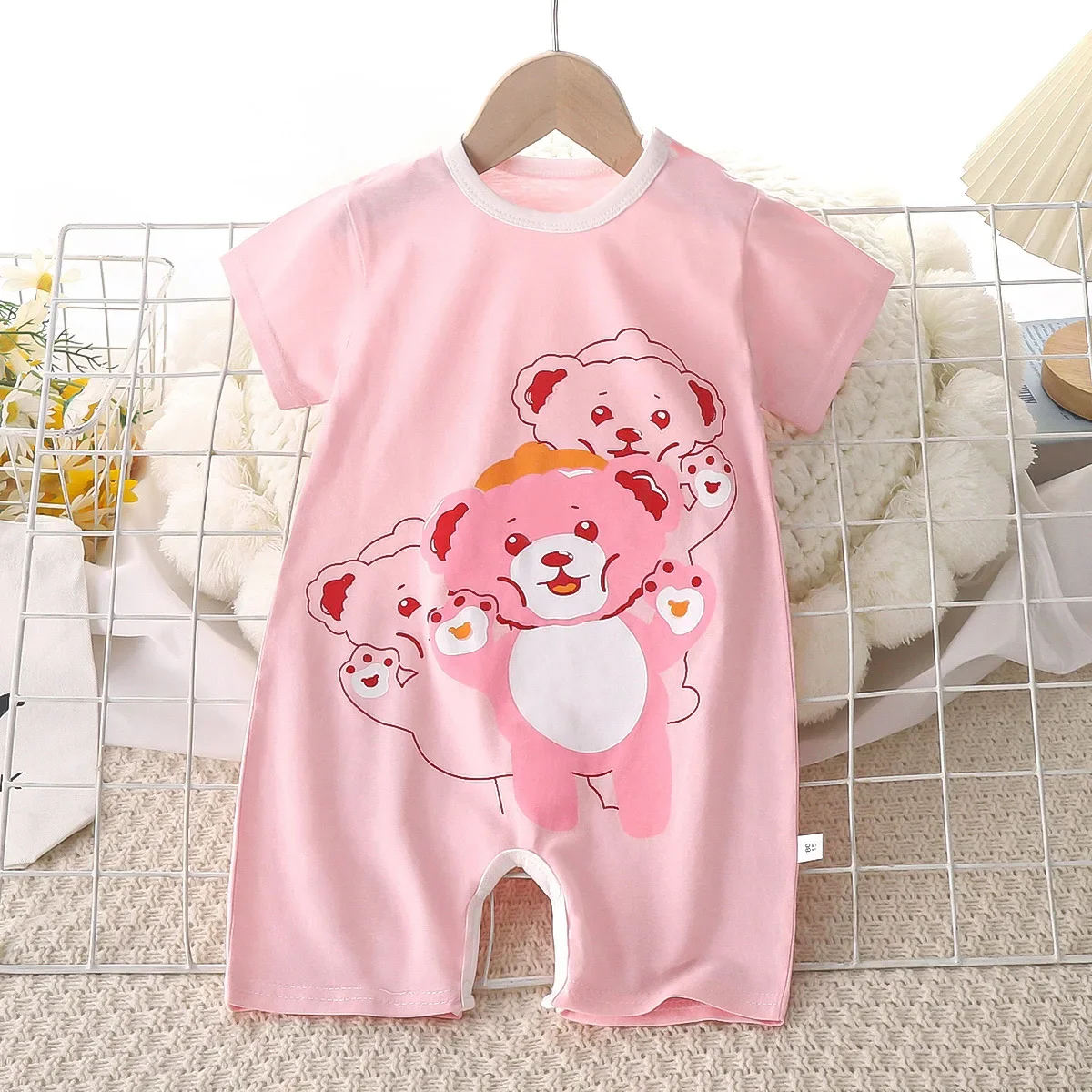 Рисунок 6 - Новинка 2024, блестящий комбинезон