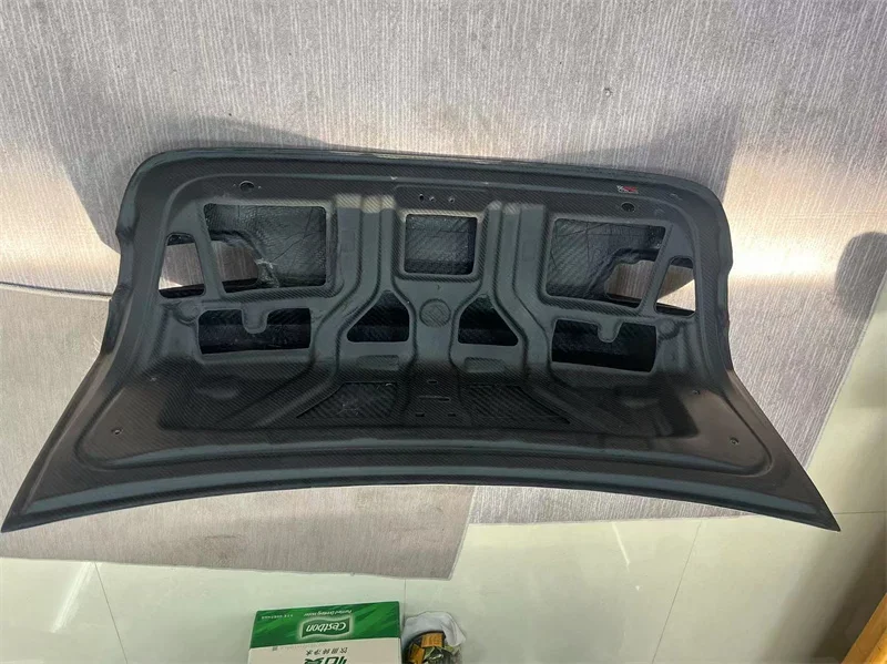 Рисунок 2 - Автозапчасти из углеродного волокна