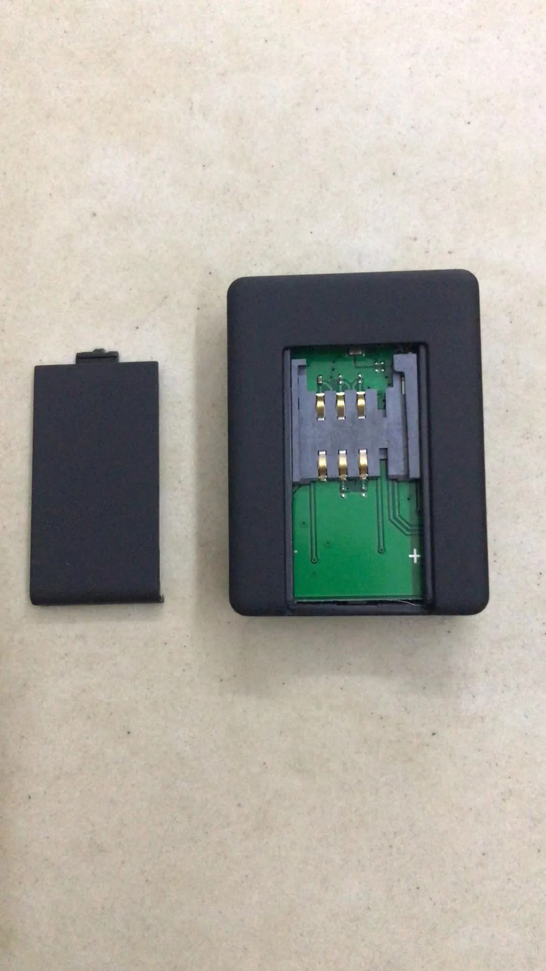 Remote GPS positioning tracker is used for pets, children, anti-loss cars, motorcycles, vehicles and so on