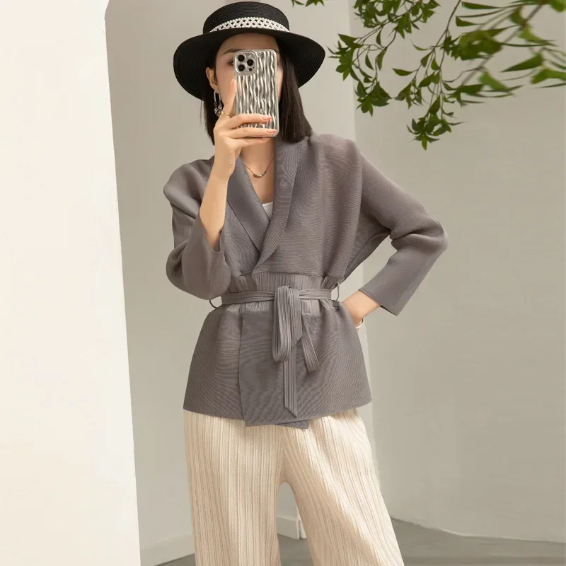 Miyake Pleated Coat Women's Spring and Autumn New 2024 Fashionable Temperament Design Lapel Waist Tie Versatile Short Coat