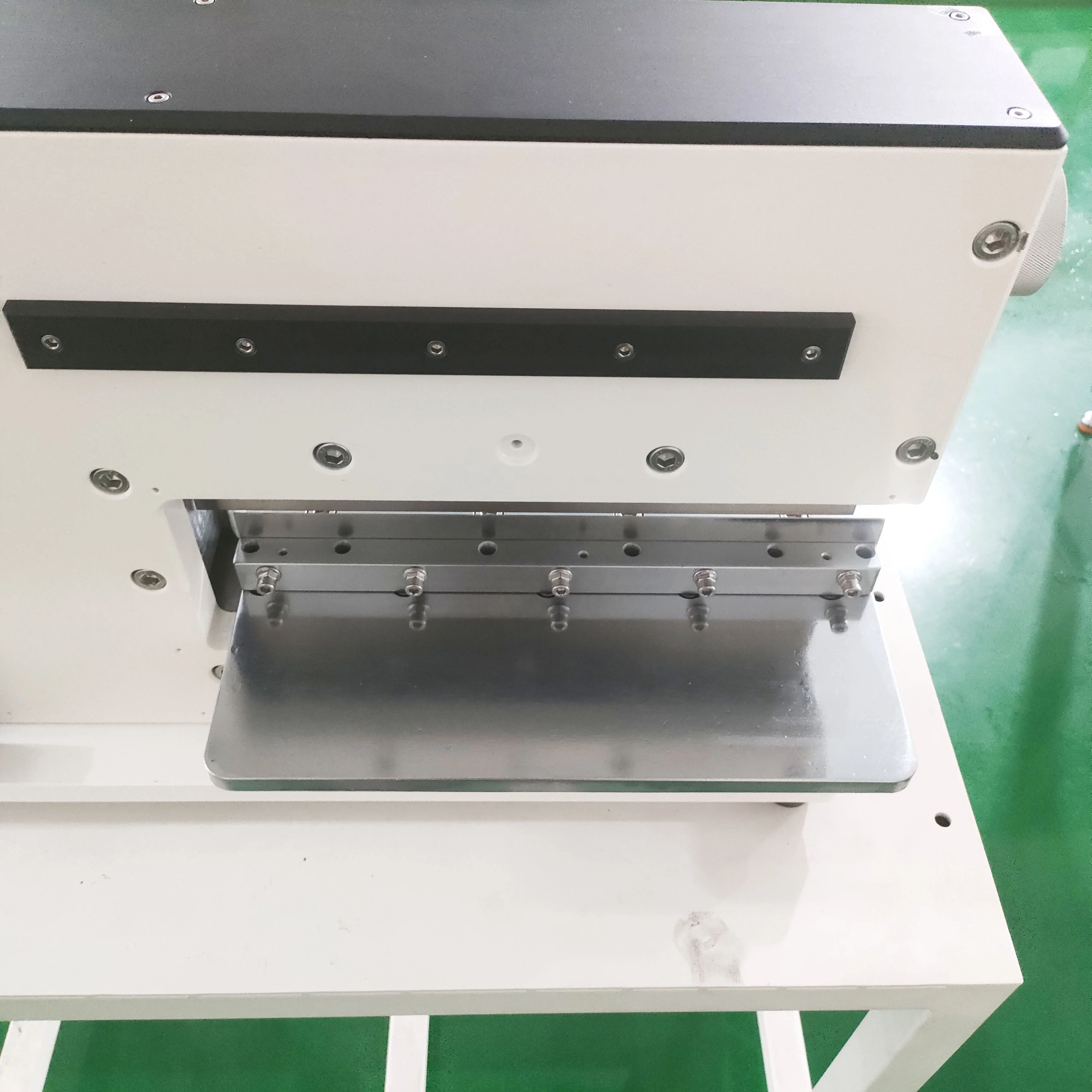 รูปสินค้า เครื่องตัด PCB พร้อมระบบเลเซอร์ สำหรับงานอิเล็กทรอนิกส์