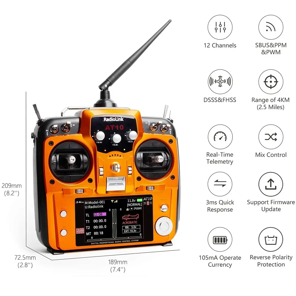 Quatre drones radiocommandés avec caméra HD de couleurs différentes alignés