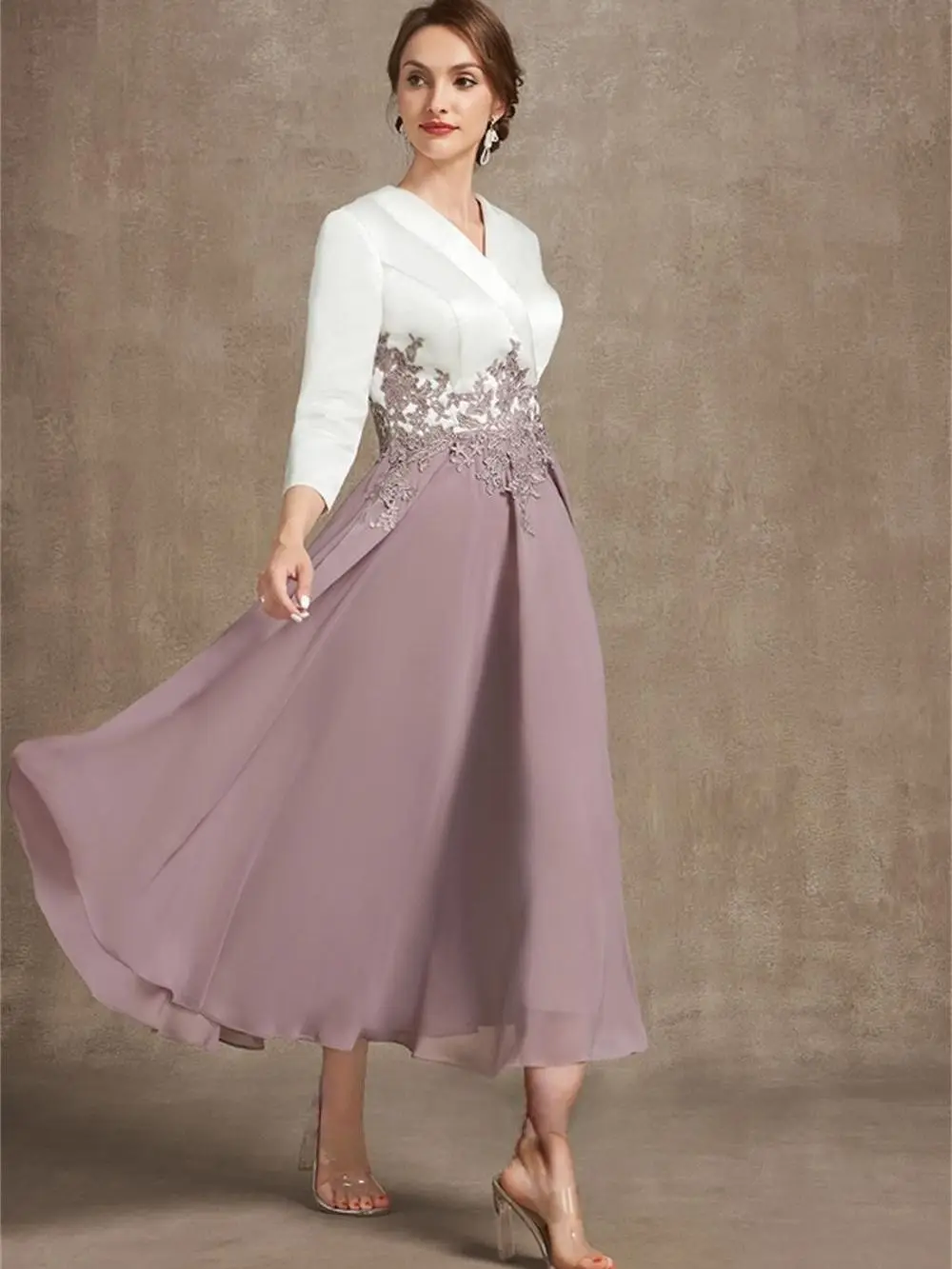 

A line V Neck Tea Length Chiffon Mother of The Bride Dress With Appliqued Lace Long Sleeve Ladies Cocktail Dress Formal Occasion