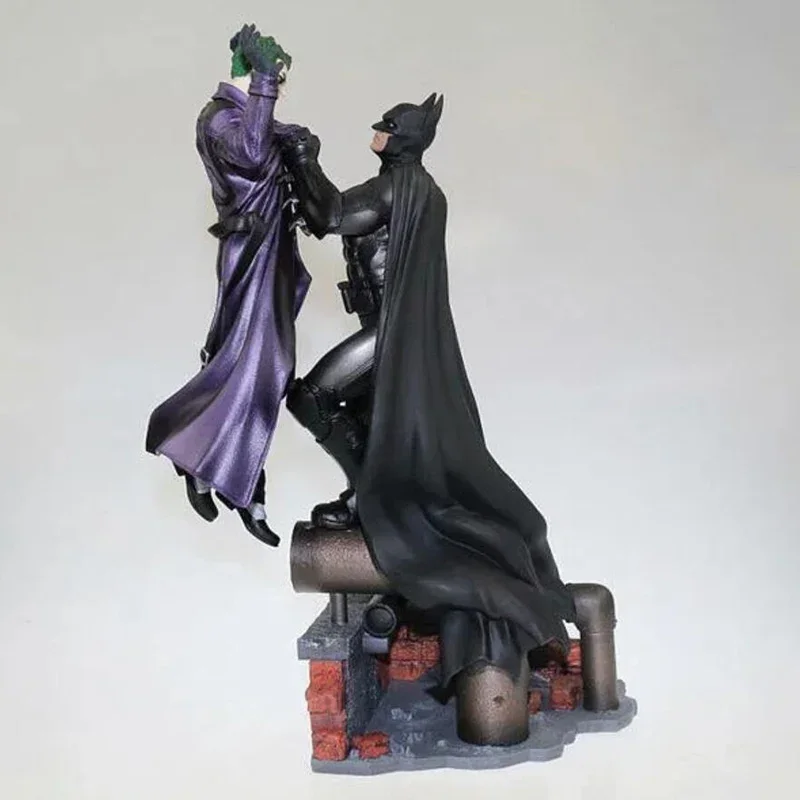 

DC Batman VS Joker Classic scenes war suits Statue Comic Action Figure Model Toys Anime Joker PVC Figurine Figure With Base 28CM