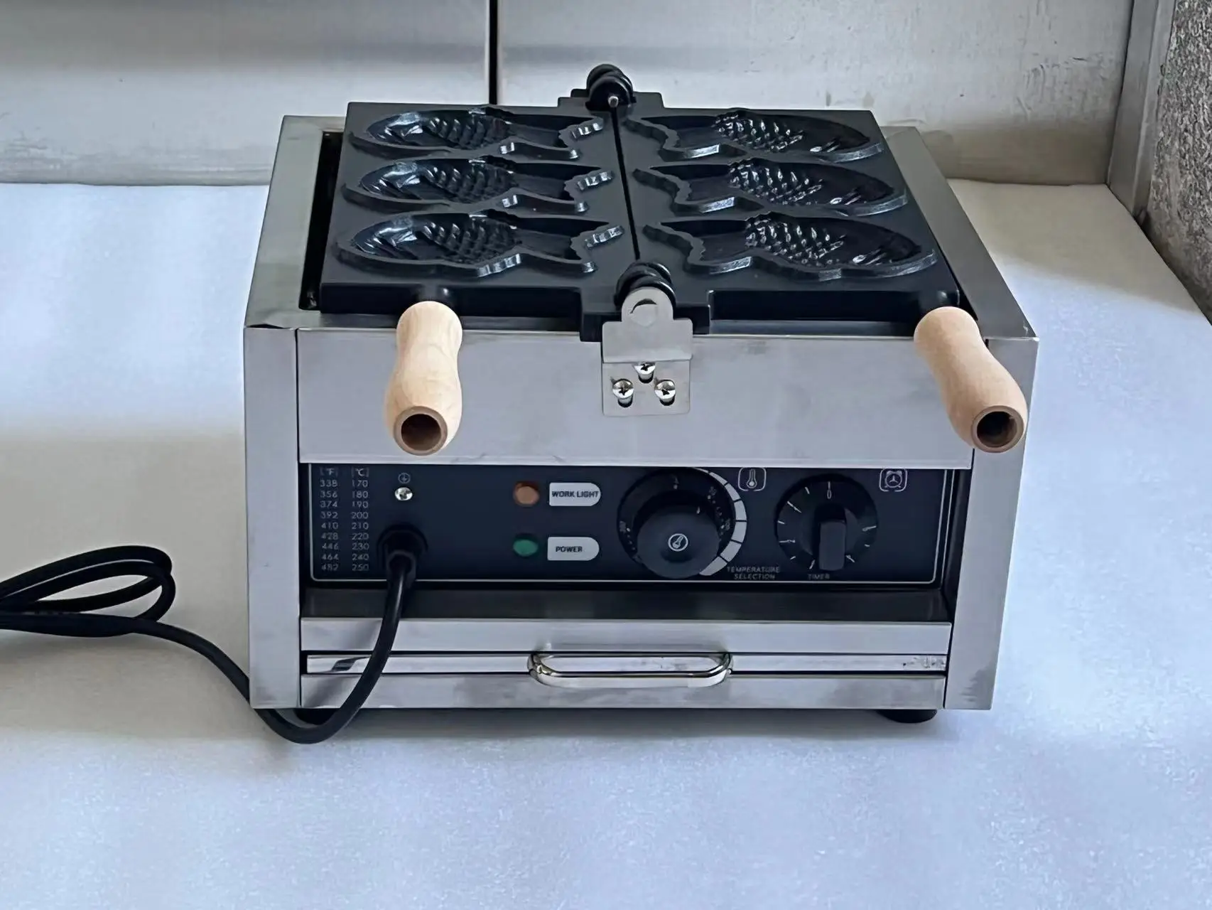 Description Picture 4 of item3 PCS Electric Fish Waffle Maker Set 110V 220V Regular Taiyaki Machine for Sweet And Savory Treats