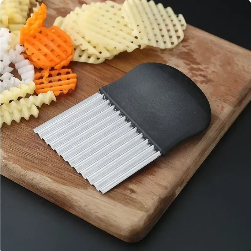 Stainless Steel Potato Chip Slicer Dough Vegetable Fruit Crinkle Wavy Kitchen Knife Cutter Chopper French Fry Maker Tools Gadget fruit slicer vegetable slicer crinkle cutter vegetable cutter potato slicer fruit knife kitchen knife potato chip maker potato cutter food slicer