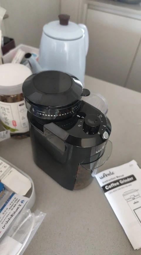 Wancle Electric Burr Coffee Grinder Adjustable Burr Mill Conical Coffee Bean Grinding with 28 Precise Grind Setting 220V/120V photo review