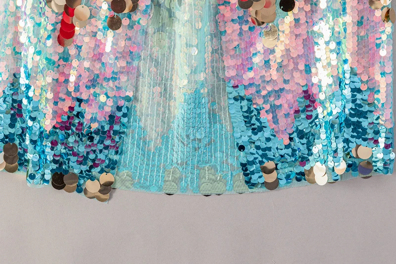 Magischer Glitzer-Umhang für Mädchen, glitzernder Pailletten-Prinzessinnen-Umhang mit Knopfverschluss, geeignet für Verkleidung, Party, Abschlussball, Show und Geschenk – Detail 11
