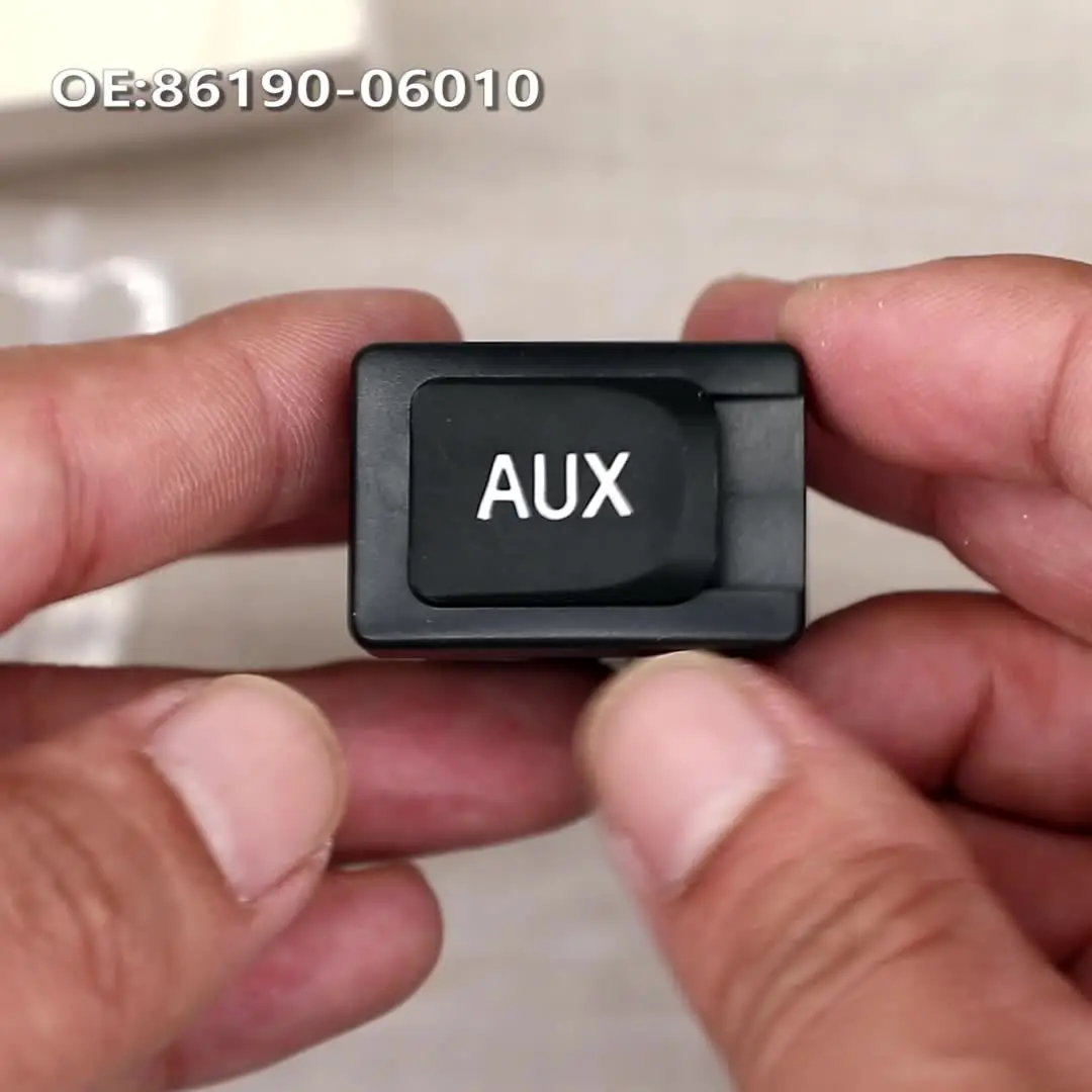 新規トヨタ補助ステレオジャックアダプタ86190-06010 8619006010 86190