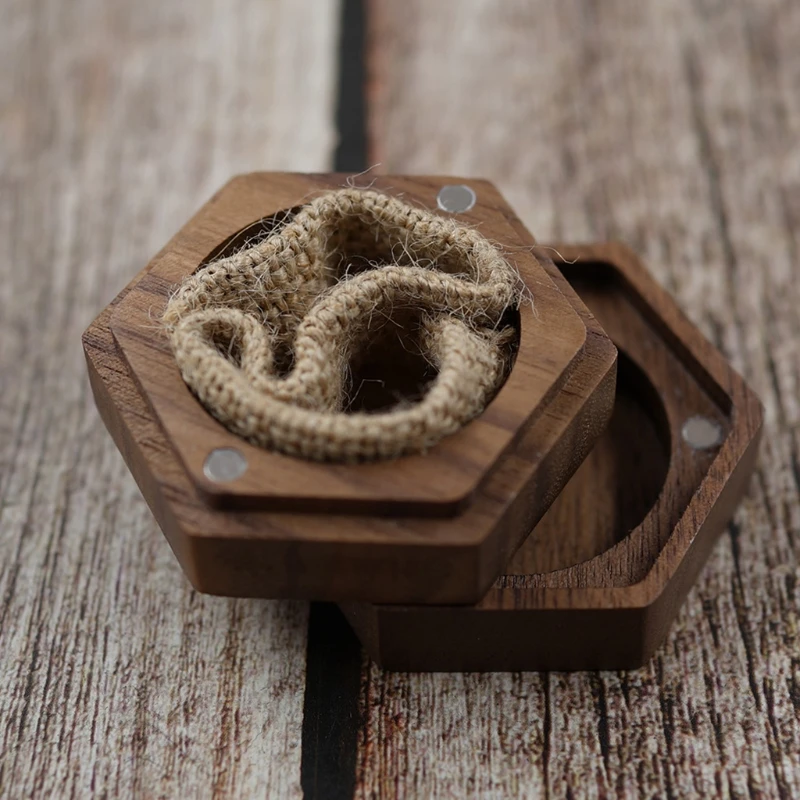 

Hexagon-shaped Solid Wood Ring Box Linen Soft Inner Bag Earrings Jewelry Storage for Case Wooden Proposal Gift