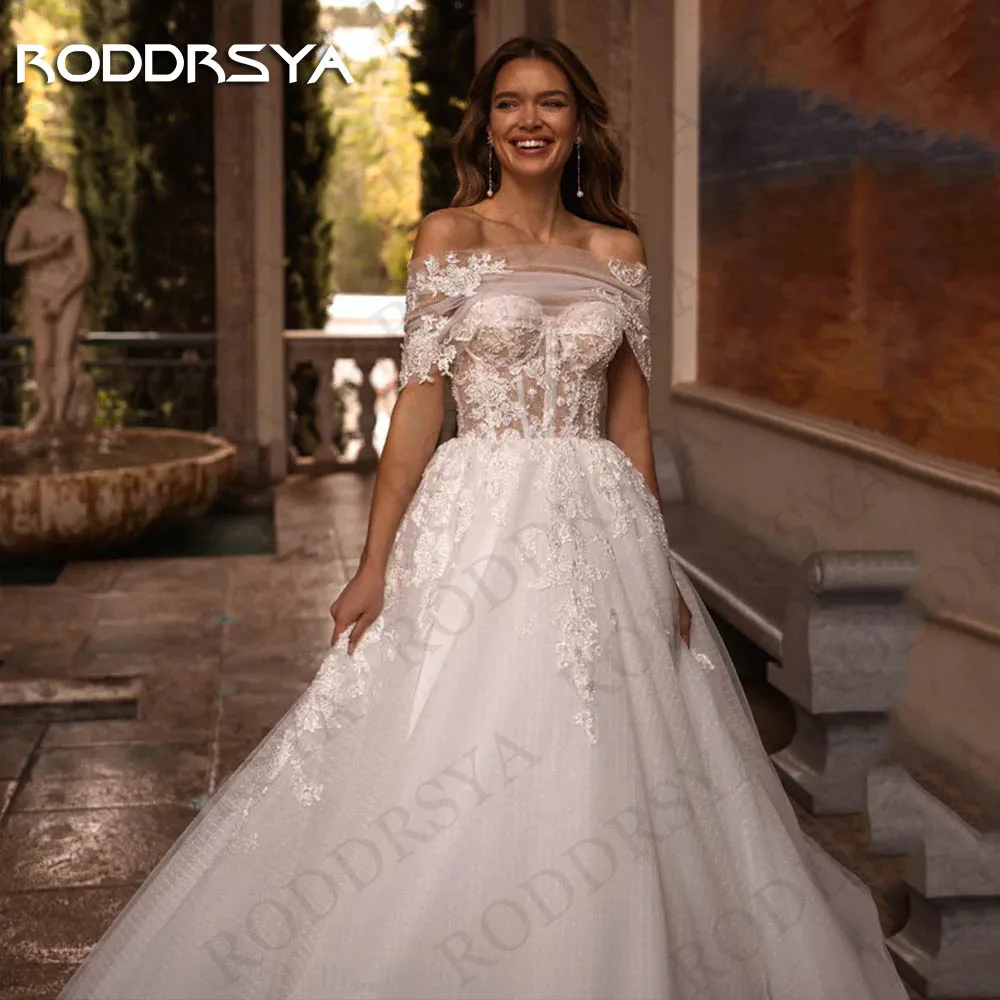 Рисунок 3 - Женское свадебное платье с открытыми плечами RODDRSYA