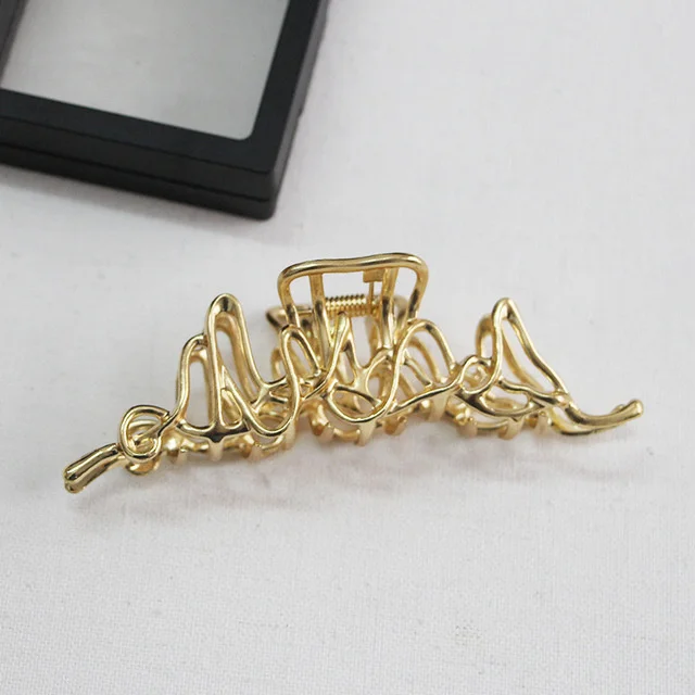 Fashion-Hair-Claws-For-Women-Hairpins-Girls-Geometric-Hair-Crab-Barrettes-Hair-Accessories-Vintage-Headwear-Hair.jpg_640x640 (2).jpg