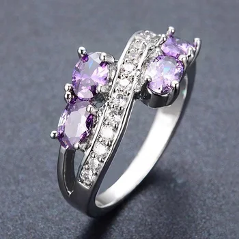 Huitan Nuovo arrivo Anello con zirconi viola brillante per le donne Delicato design alla moda Accessori da sposa Gioielli alla moda per la festa 1