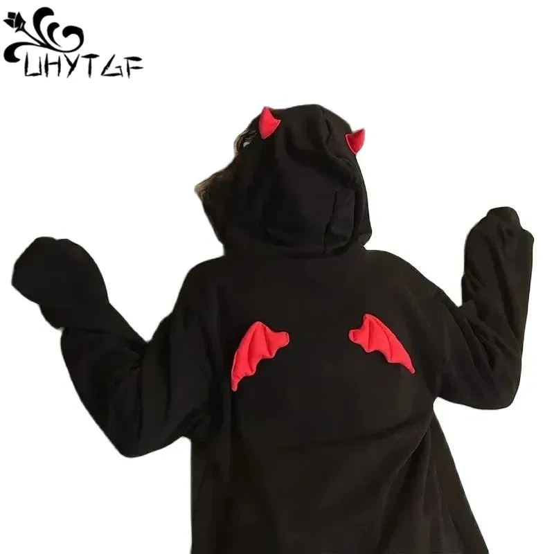 

Худи для девочек в стиле Харадзюку с маленькими дьявольскими рожками, свитшот с капюшоном в готическом стиле, Женский пуловер свободного кроя с крыльями демона, топ с карманами, уличная одежда 455